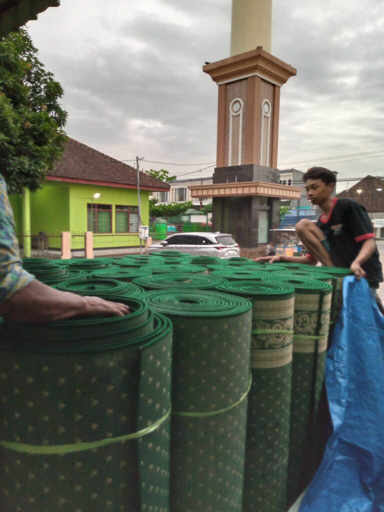 cuci kapet blitar - cuci karpet masjid gratis antar jemput